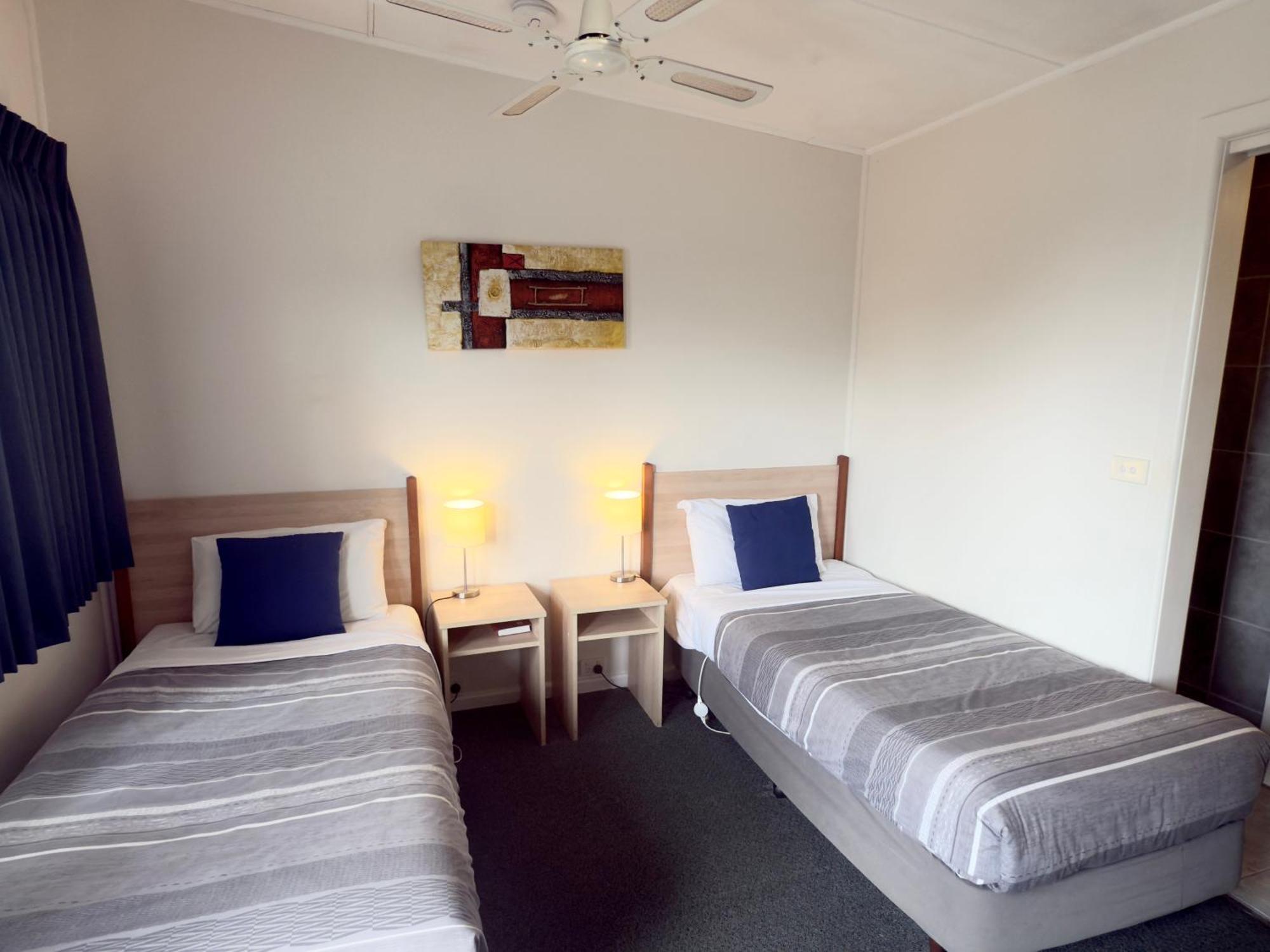 Beachcomber Motel & Apartments Apollo Bay Bagian luar foto