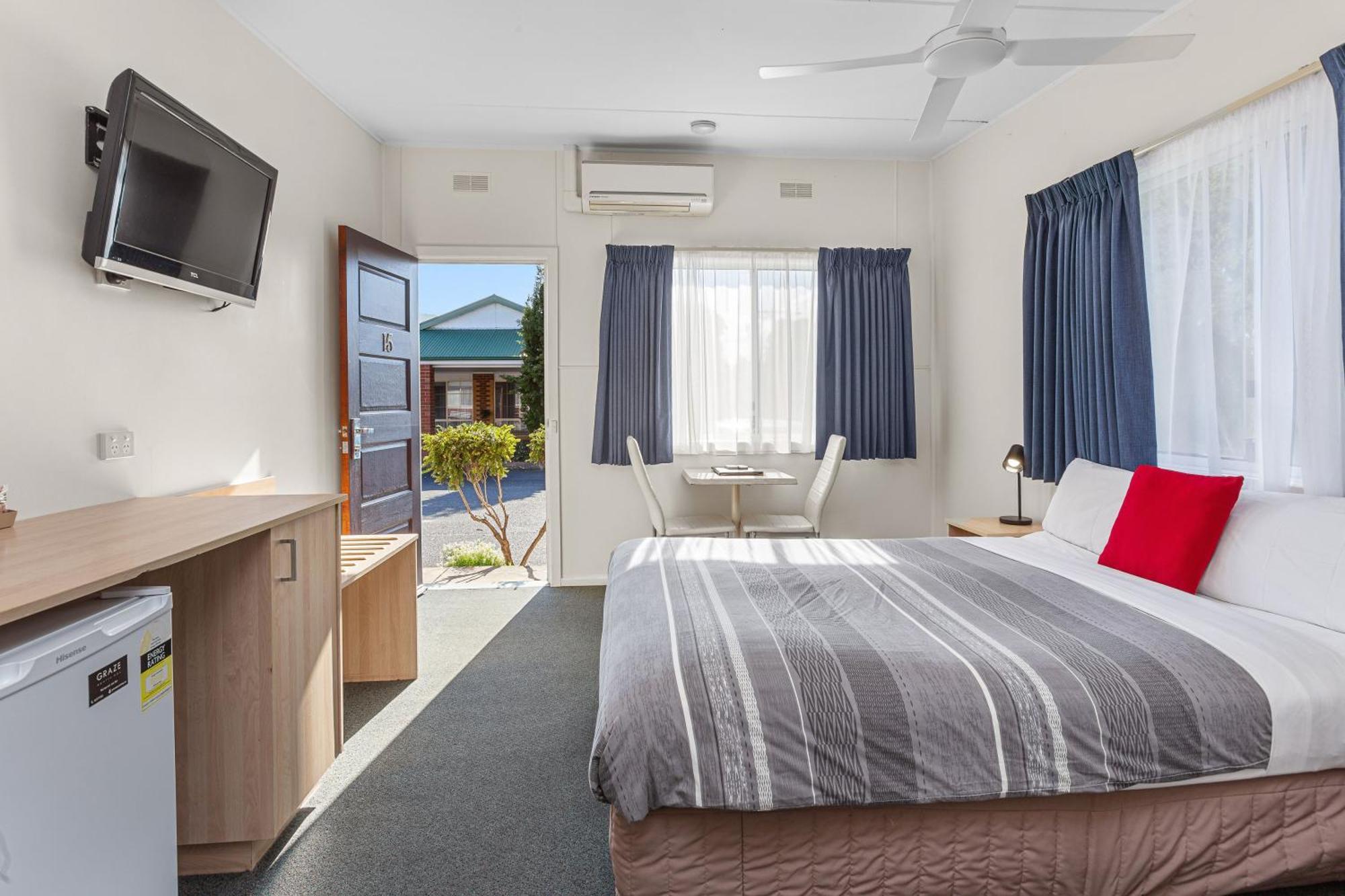 Beachcomber Motel & Apartments Apollo Bay Bagian luar foto