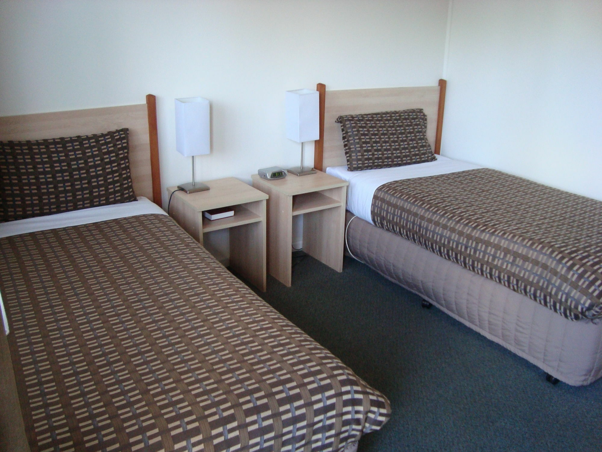 Beachcomber Motel & Apartments Apollo Bay Bagian luar foto