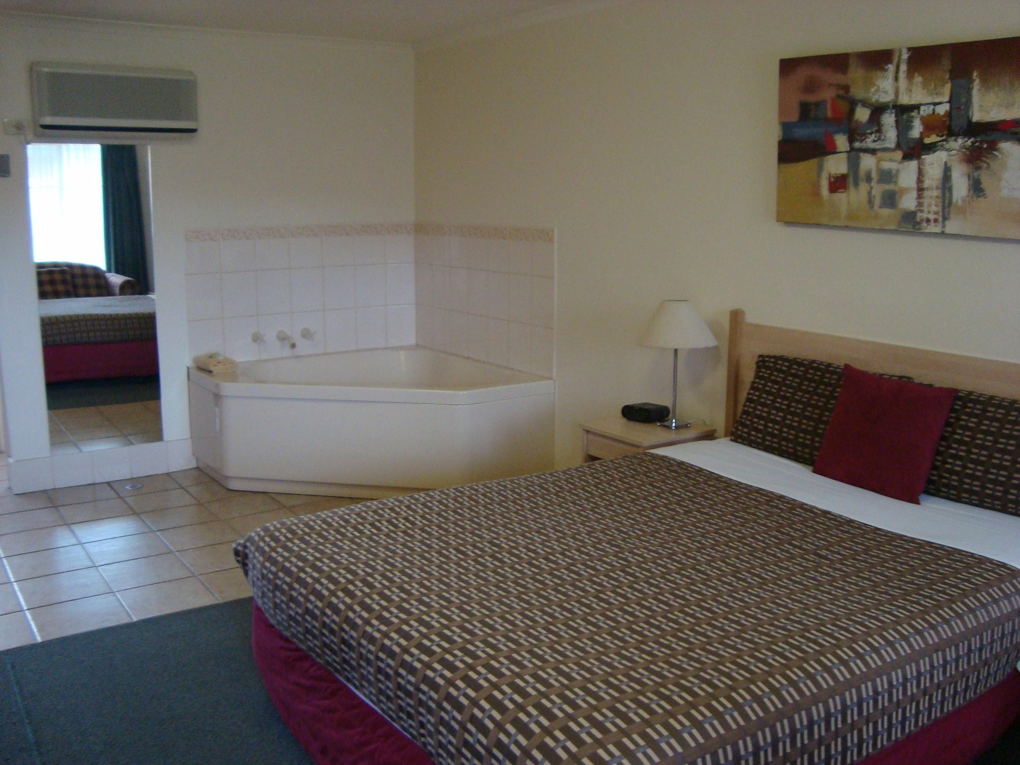 Beachcomber Motel & Apartments Apollo Bay Bagian luar foto